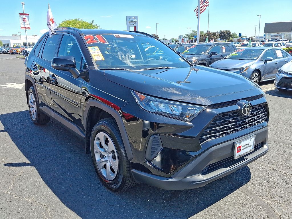 Thumbnail: 2021 Toyota RAV4 - 3