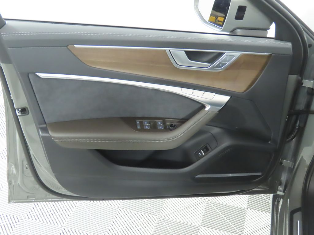 Thumbnail: 2025 Audi A6 - 27