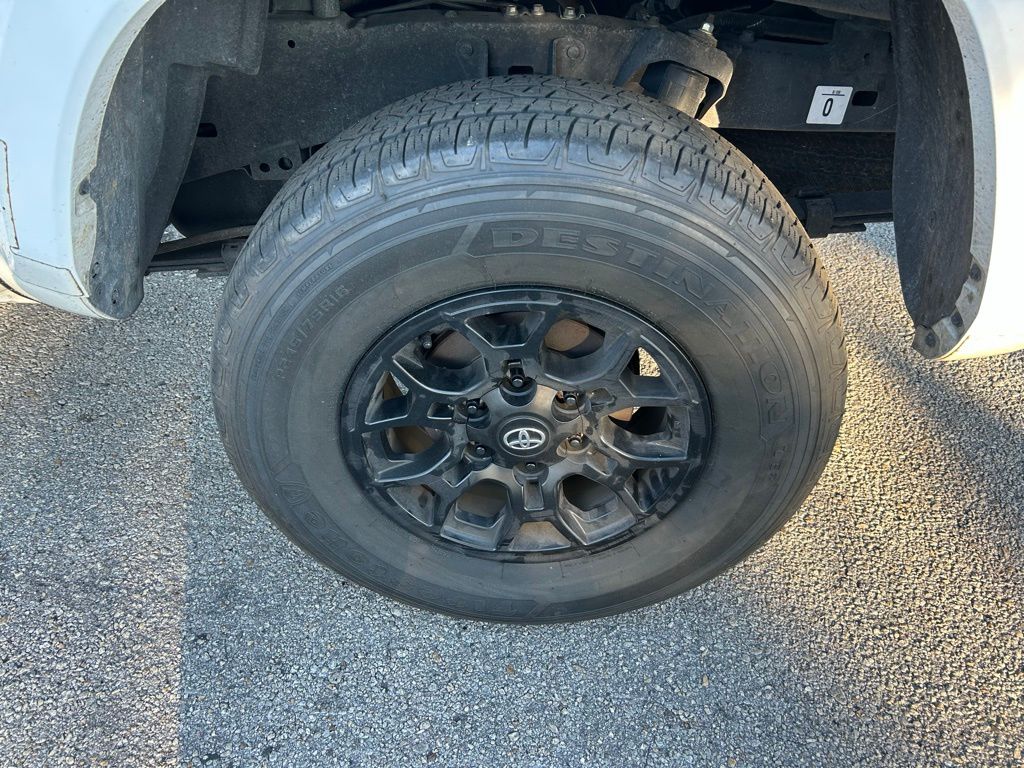 Thumbnail: 2022 Toyota Tacoma - 9