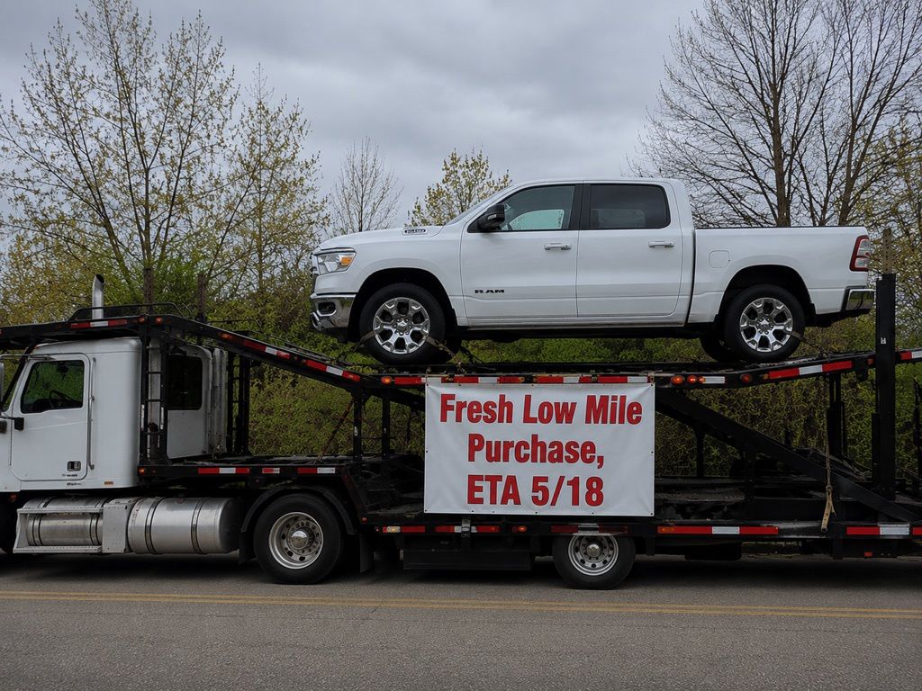 2022 RAM 1500 Big Horn/Lone Star 4x4 Crew Cab 5'7's photo