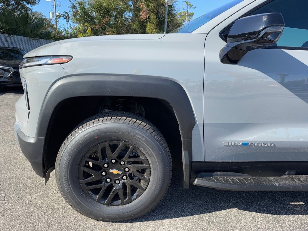 2025 Chevrolet Silverado EV  11