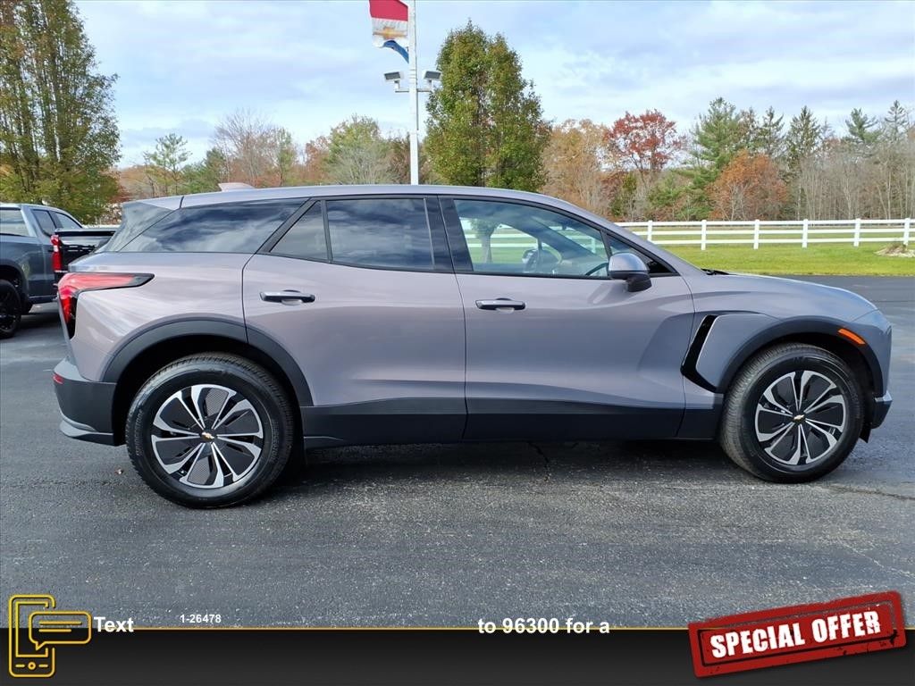 View vehicle photo 3