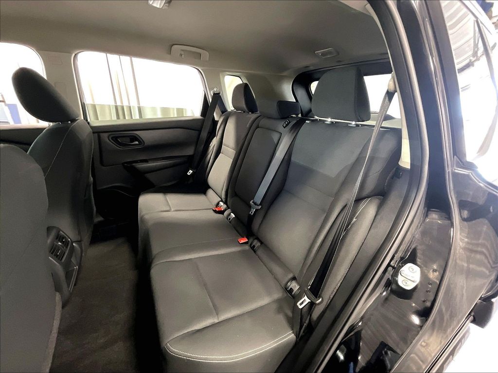 2024 Nissan Rogue — photo 15