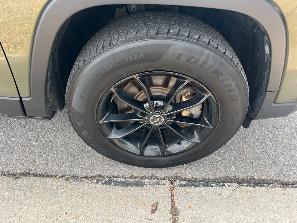 Used 2020 Jeep Cherokee SUV