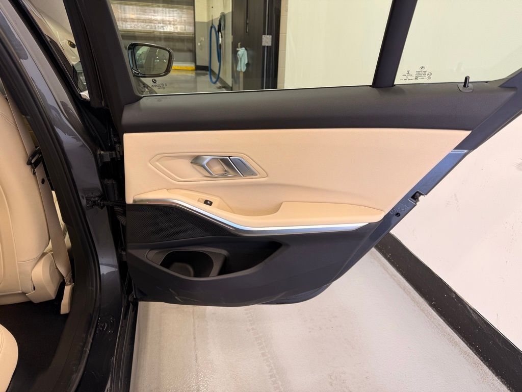 2021 BMW 3 Series 330i xDrive 26