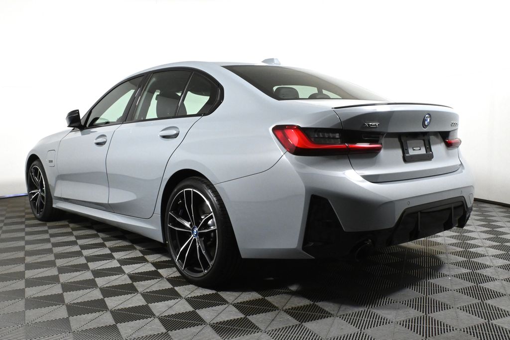 2023 BMW 3 Series 330e xDrive 5