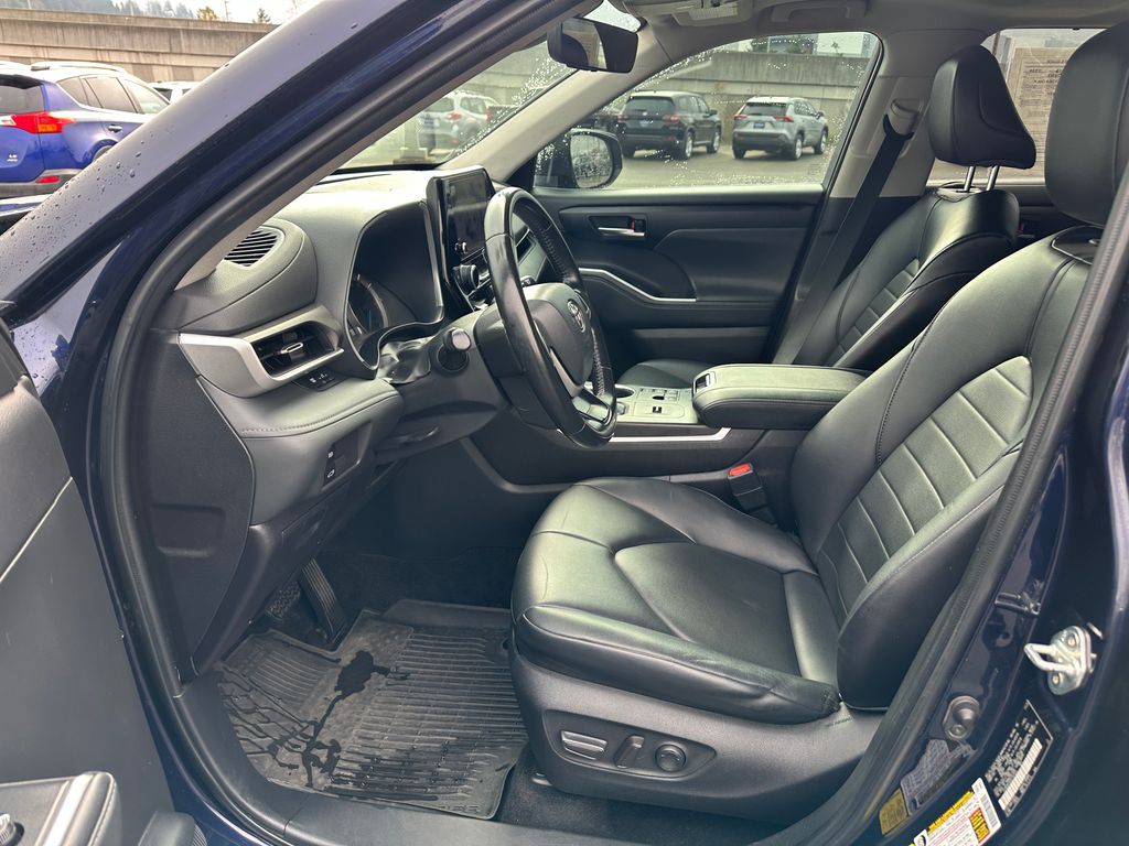 2023 Toyota Highlander Hybrid XLE