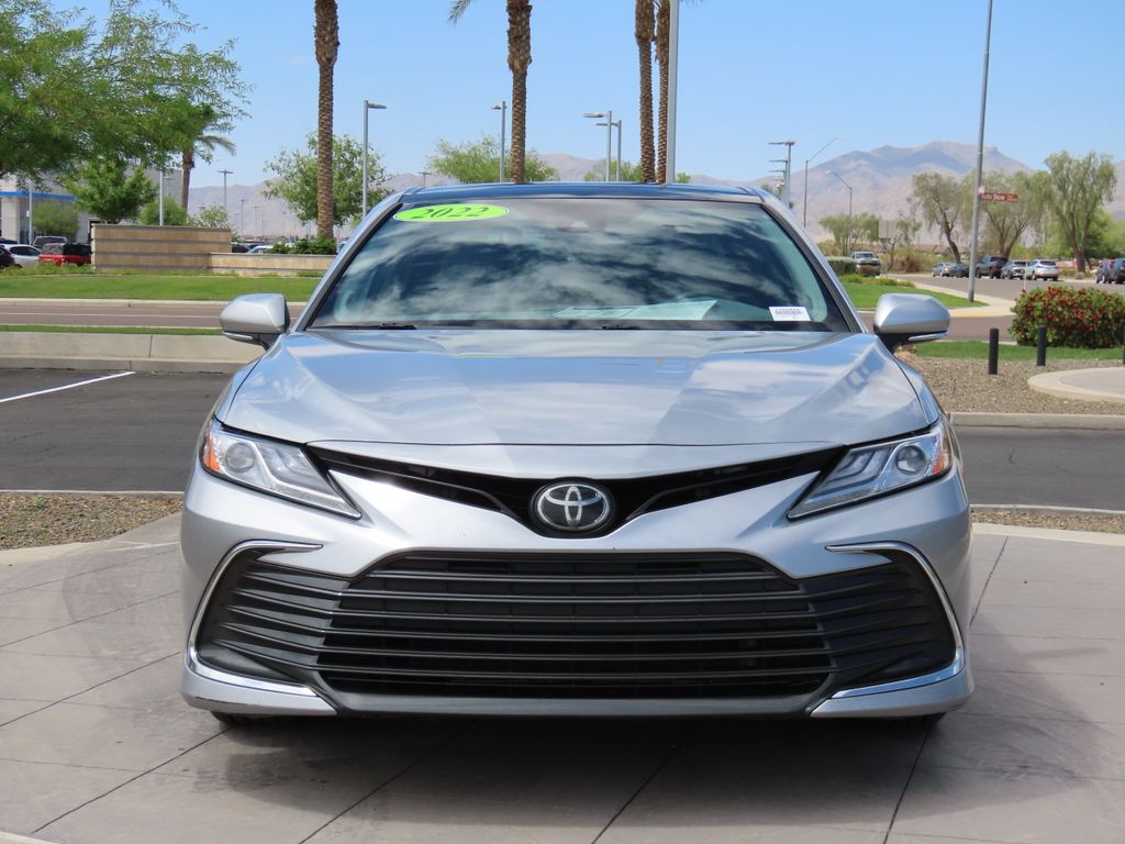2022 Toyota Camry XLE 2