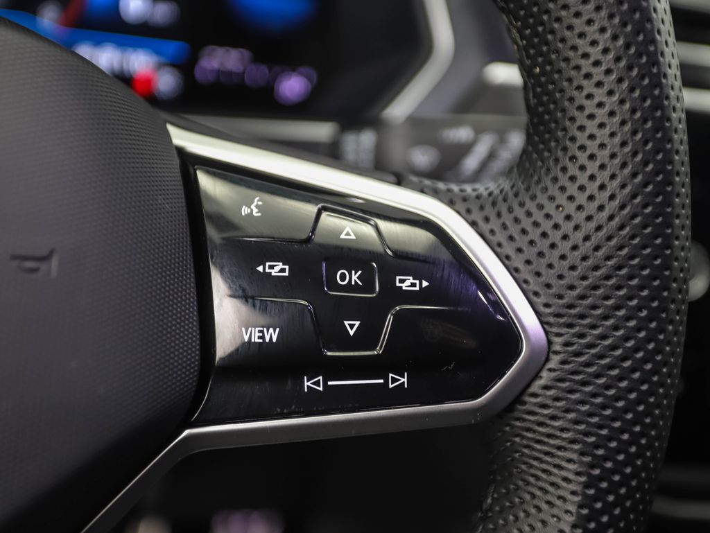 Thumbnail: 2024 Volkswagen Tiguan - 13