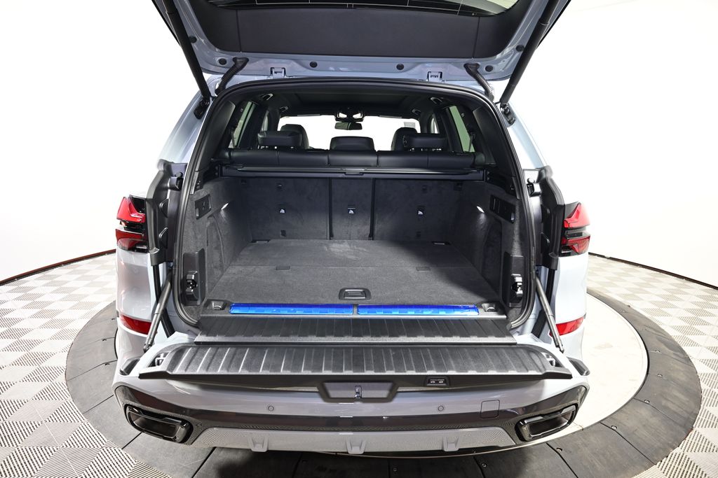 Thumbnail: 2025 BMW X5 - 10