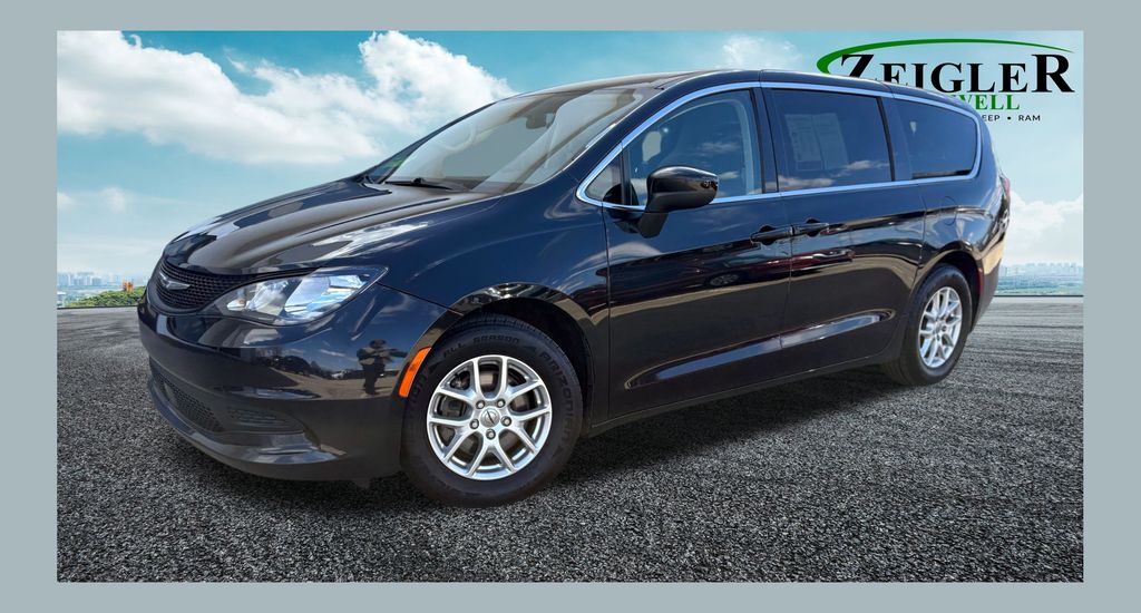 2022 Chrysler Voyager LX FWD