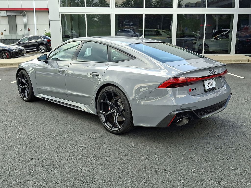Thumbnail: 2025 Audi RS 7 - 4