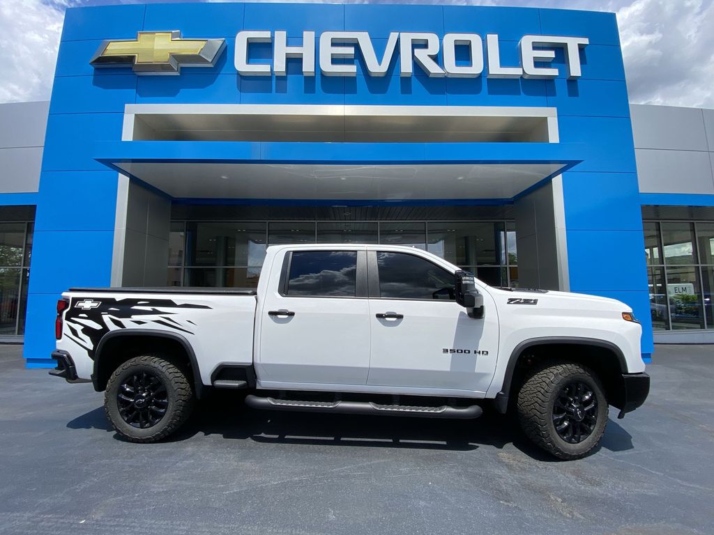 Summit White 2026 Chevrolet Silverado 3500HD LT Crew Cab 4WD Pickup Truck Four-Wheel Drive Automatic