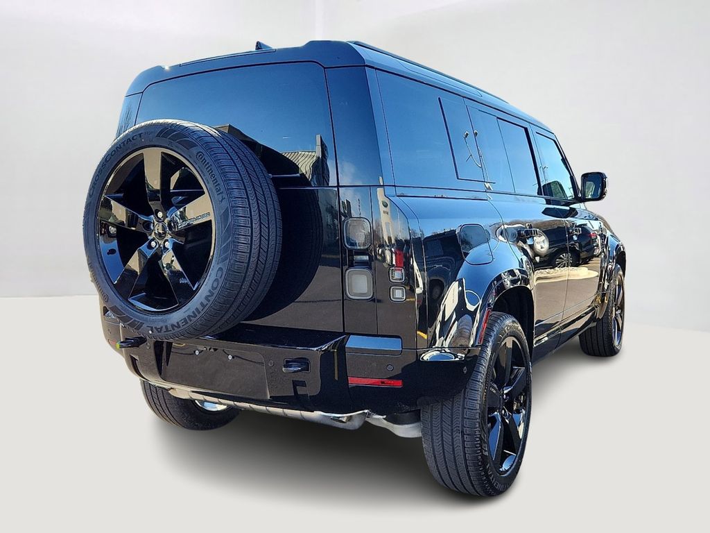 Thumbnail: 2026 Land Rover Range Rover Sport - 3