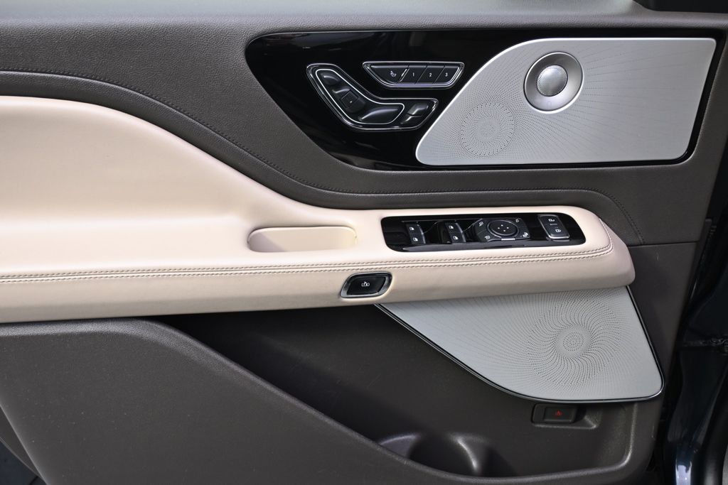 Certified Used 2021 Blue Lincoln Reserve image 23