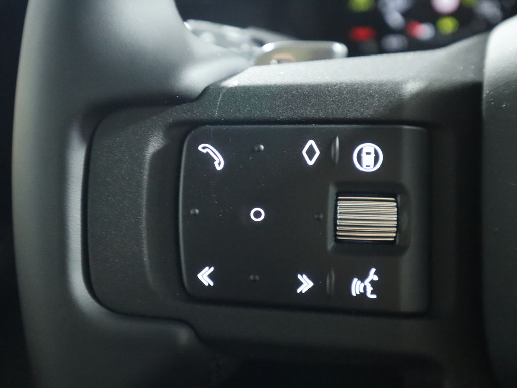 Thumbnail: 2025 Land Rover Defender - 12