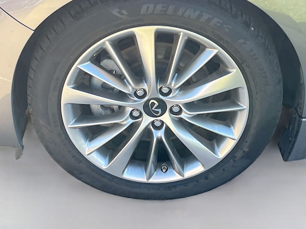 Used 2022 Gray INFINITI LUXE image 30