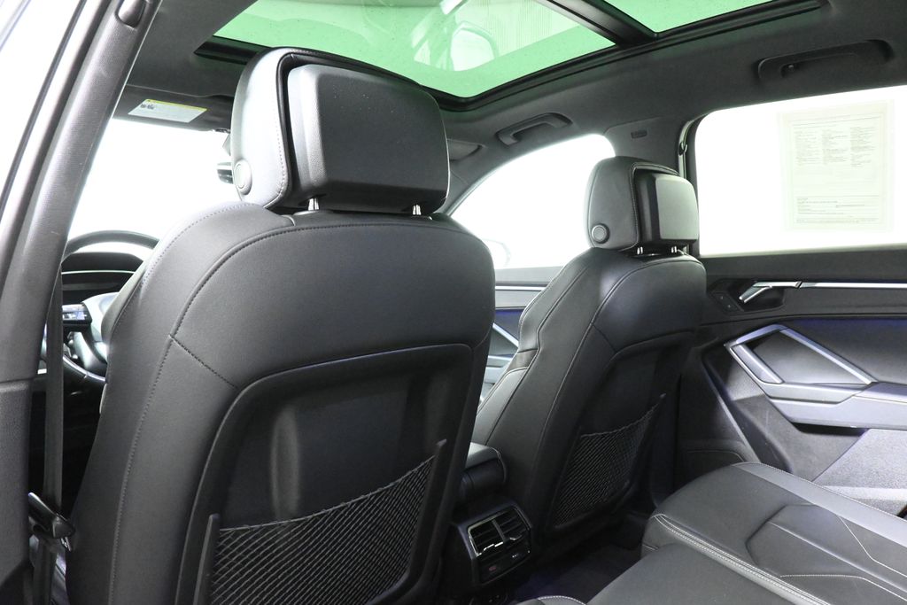 Thumbnail: 2022 Audi Q3 - 31