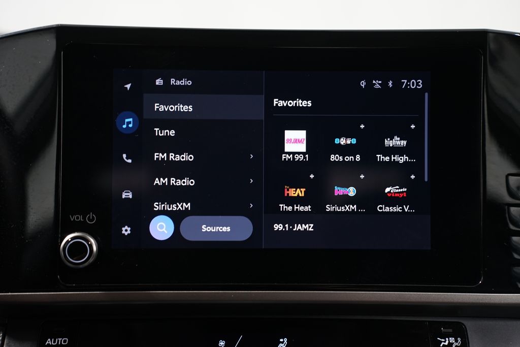 2025 Toyota Camry LE 18