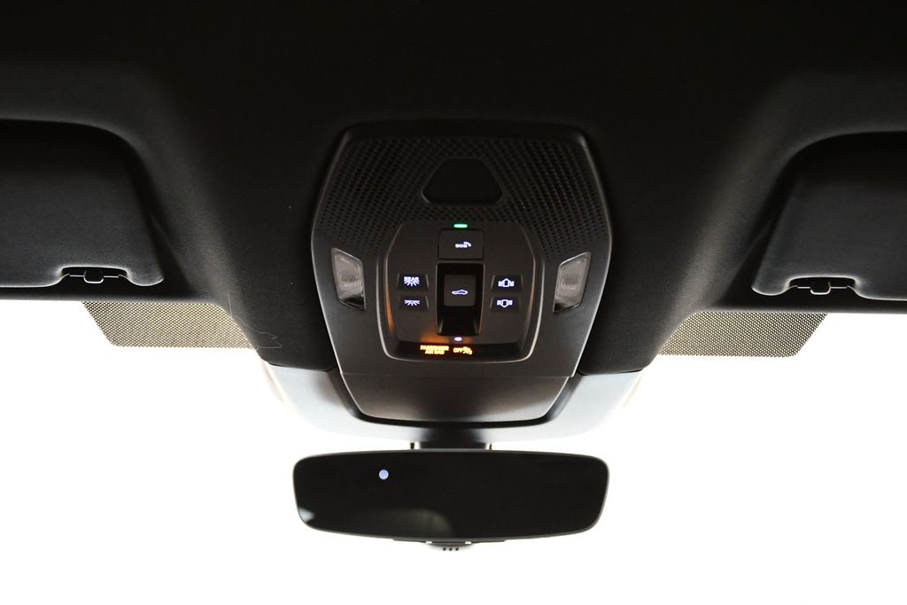 Thumbnail: 2025 Porsche Macan - 19