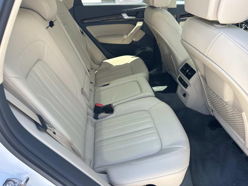 Thumbnail: 2019 Audi Q5 - 13