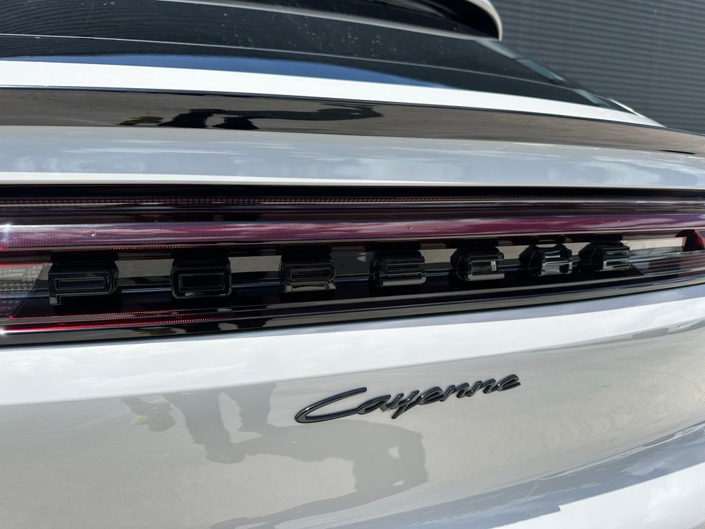 Thumbnail: 2025 Porsche  - 12