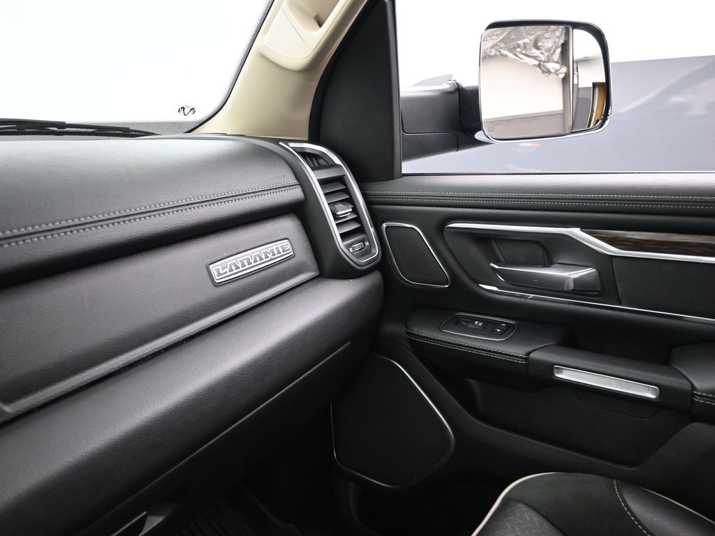 2019 Ram 1500 Laramie Crew Cab 4x4 5'7" Box