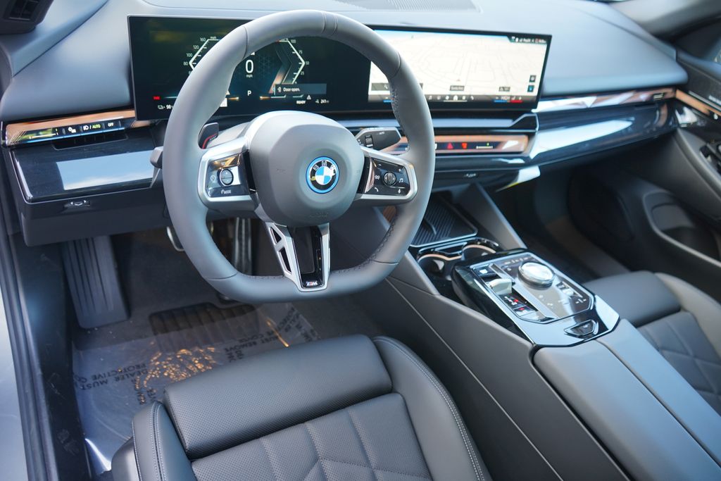 Thumbnail: 2026 BMW i5 - 13