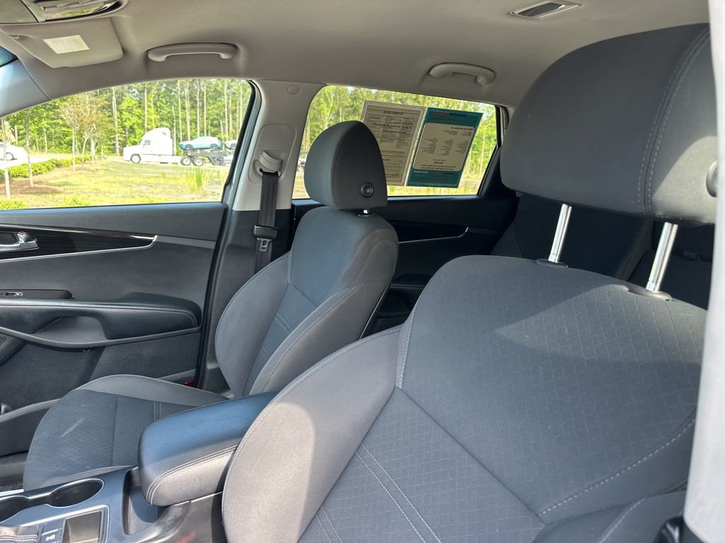 2020 Everlasting Silver Kia Sorento LX AWD SUV