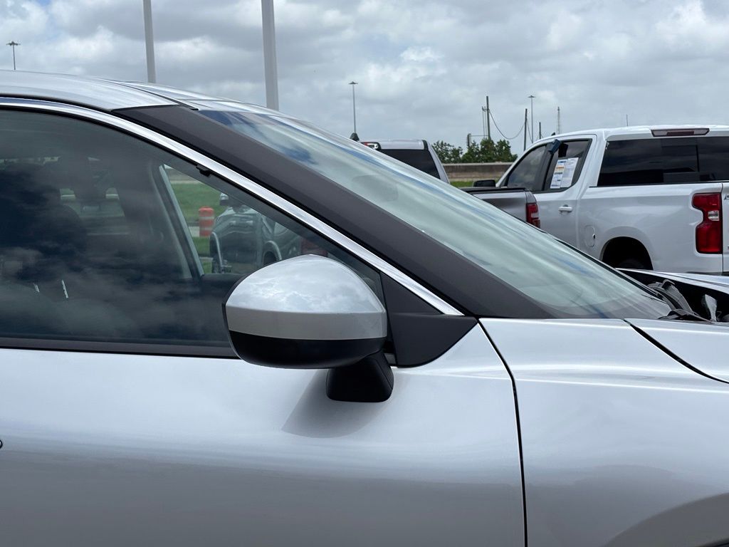 2023 Nissan Rogue SV - 8