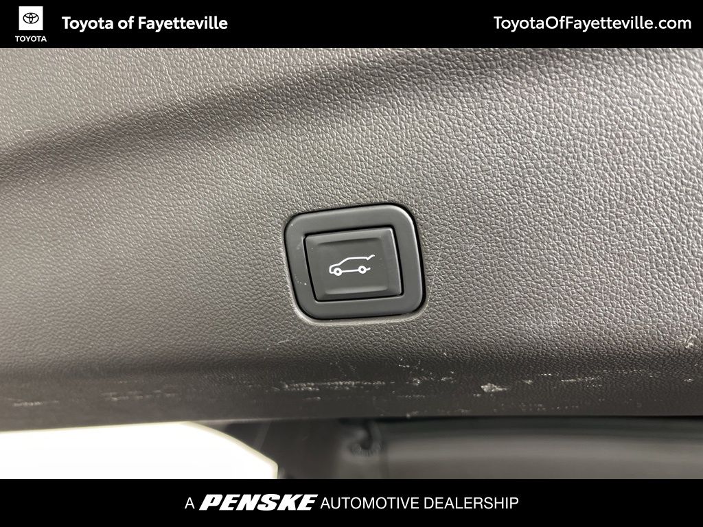 Thumbnail: 2021 Chevrolet Tahoe - 13