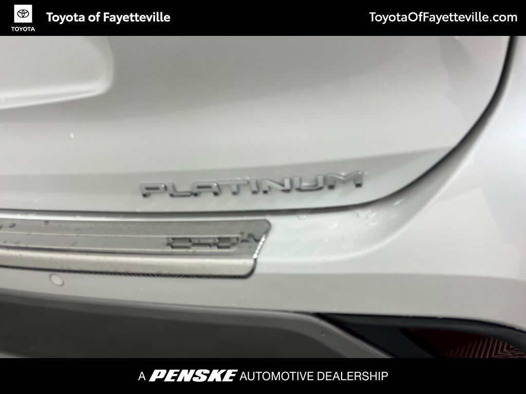 Thumbnail: 2023 Toyota Highlander - 4