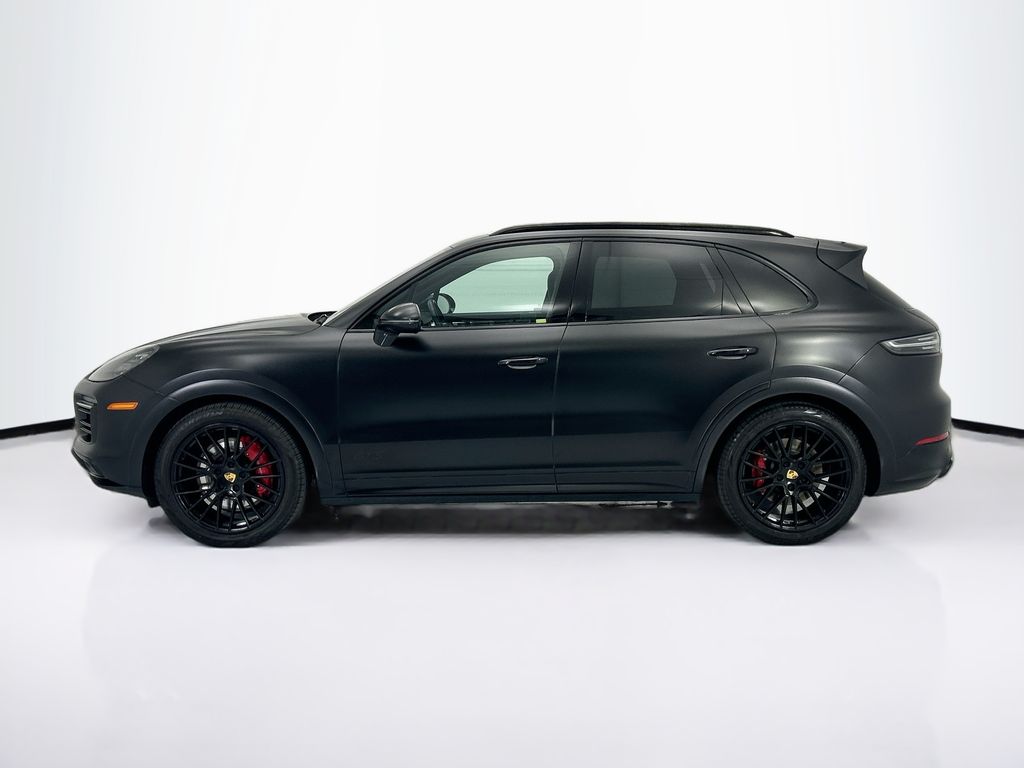 Thumbnail: 2021 Porsche Cayenne - 2
