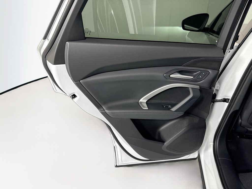 Thumbnail: 2026 Audi Q5 - 27