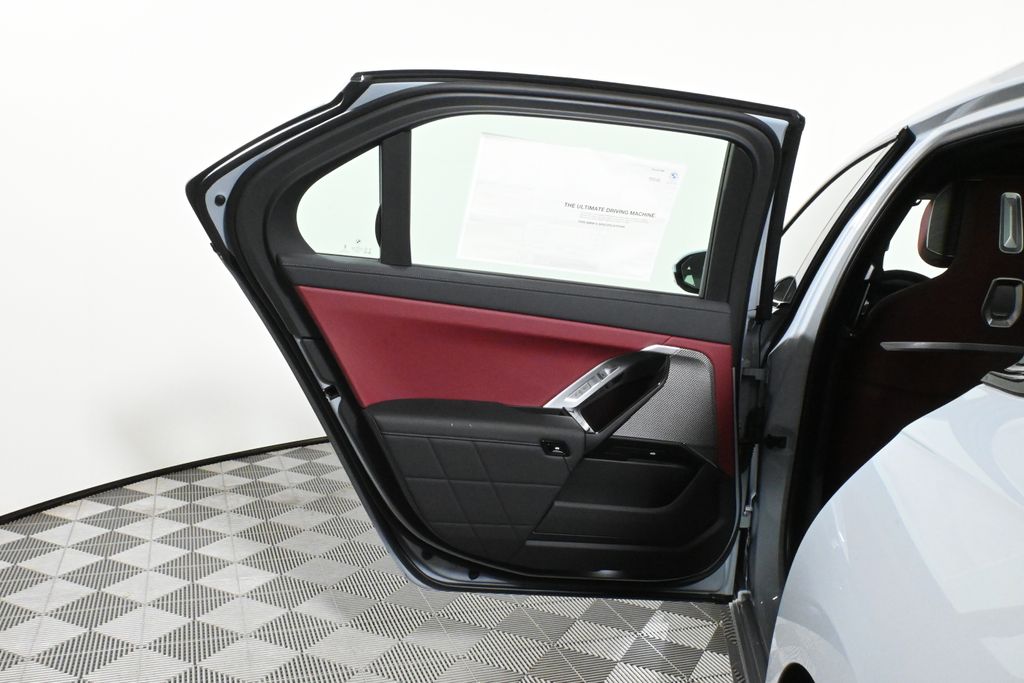 Thumbnail: 2025 BMW 7 Series - 31