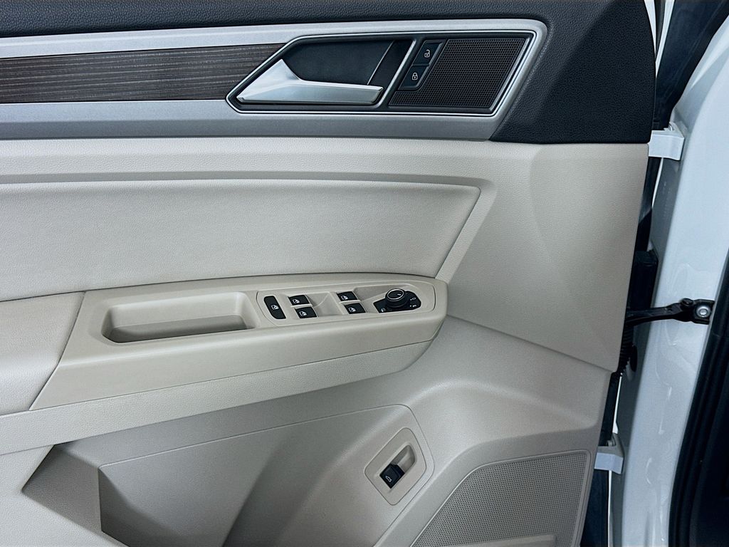 Thumbnail: 2019 Volkswagen Atlas - 17