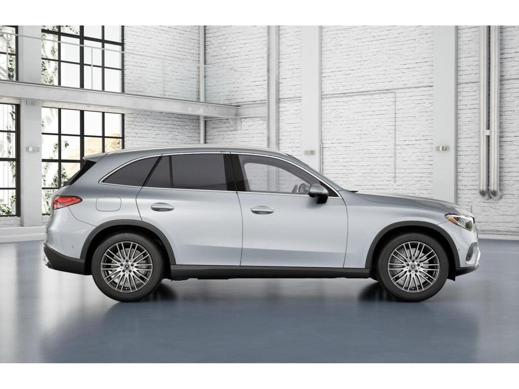 Thumbnail: 2027 Mercedes-Benz GLC - 2