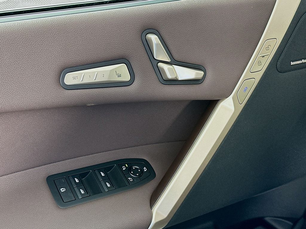 Thumbnail: 2026 BMW iX - 20