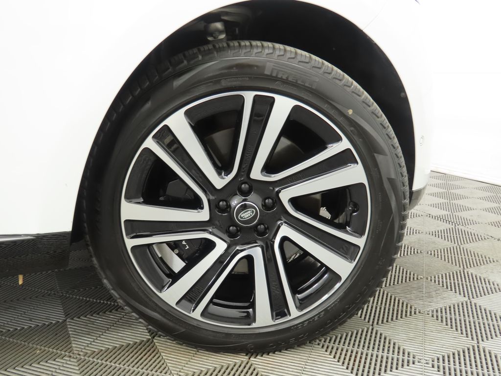 Thumbnail: 2023 Land Rover Range Rover - 32