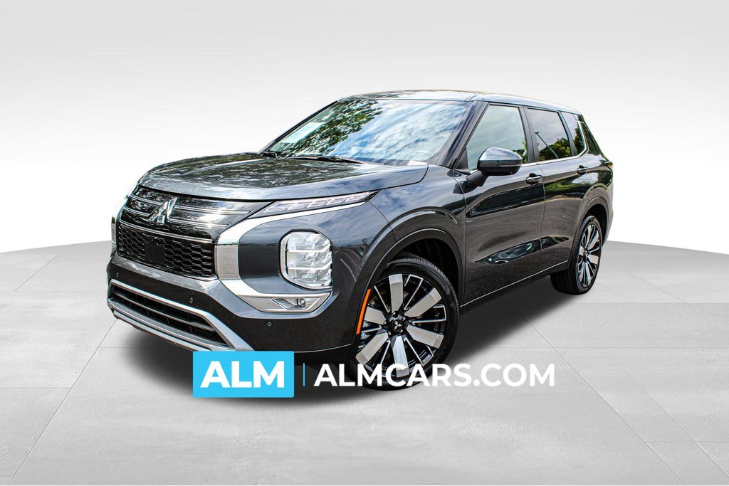 2025 Mitsubishi Outlander SE 2WD's photo