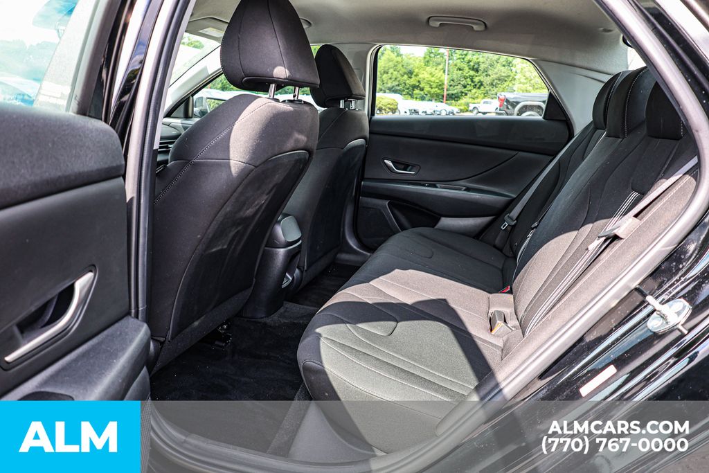 Used 2024 Black Hyundai SEL image 18
