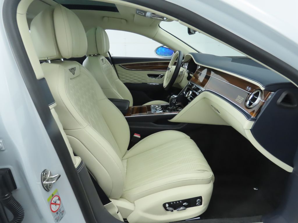 Thumbnail: 2020 Bentley Flying Spur - 21