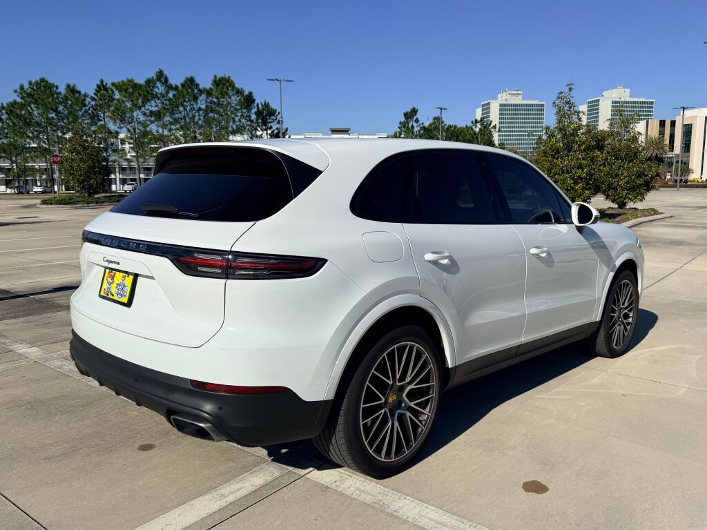 Thumbnail: 2021 Porsche Cayenne - 3