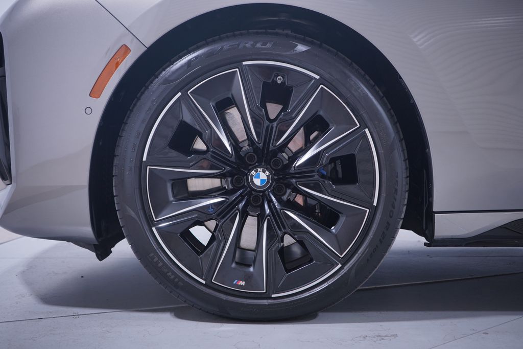 Thumbnail: 2023 BMW 7 Series - 2