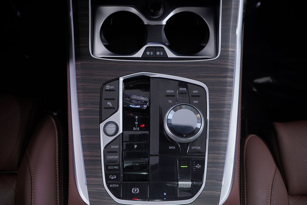 2023 BMW X7 xDrive40i 14