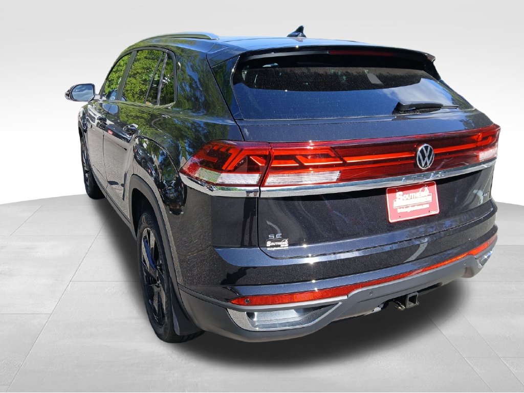 New 2026 Black Volkswagen SE w/Technology image 3