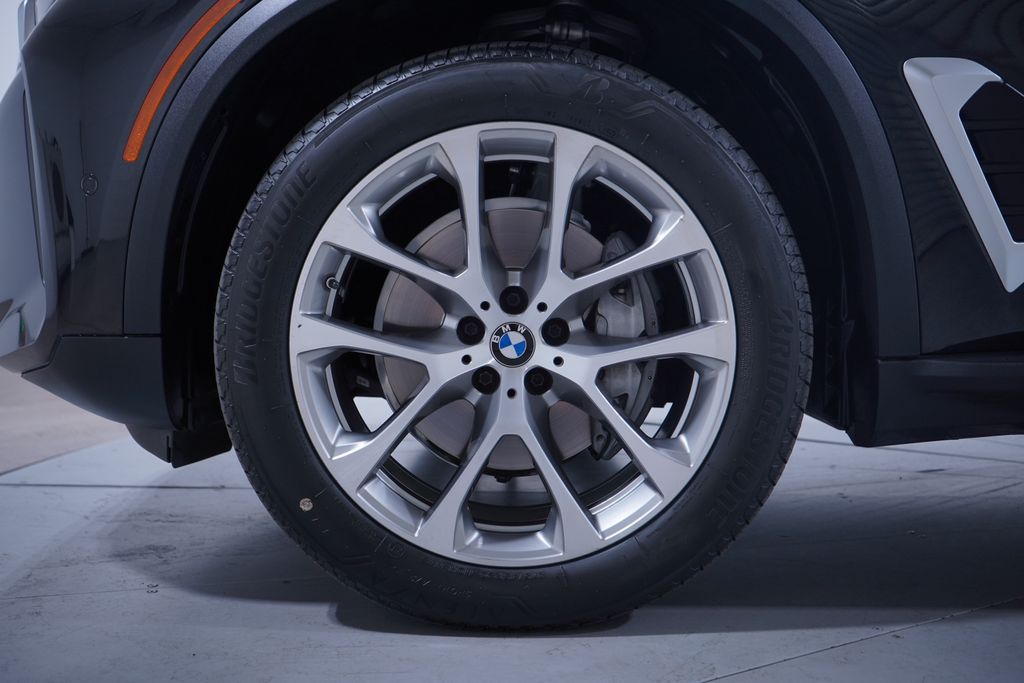 Thumbnail: 2024 BMW X5 - 2