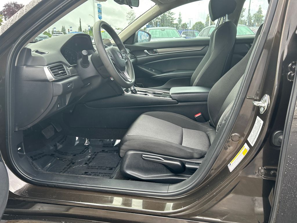 2018 Honda Accord LX 10