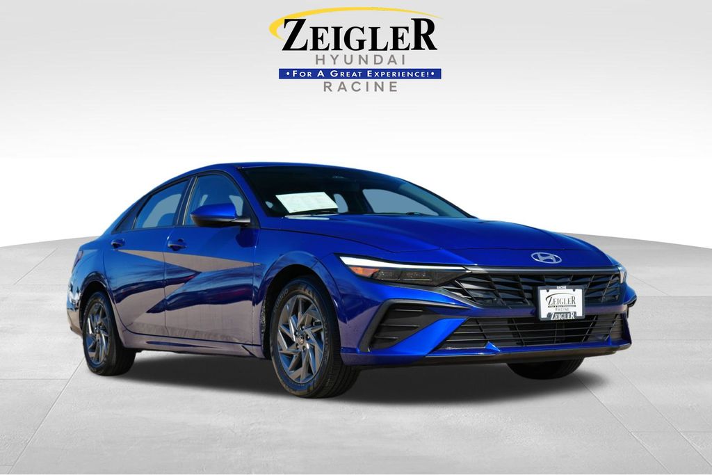 2024 Hyundai Elantra SEL FWD