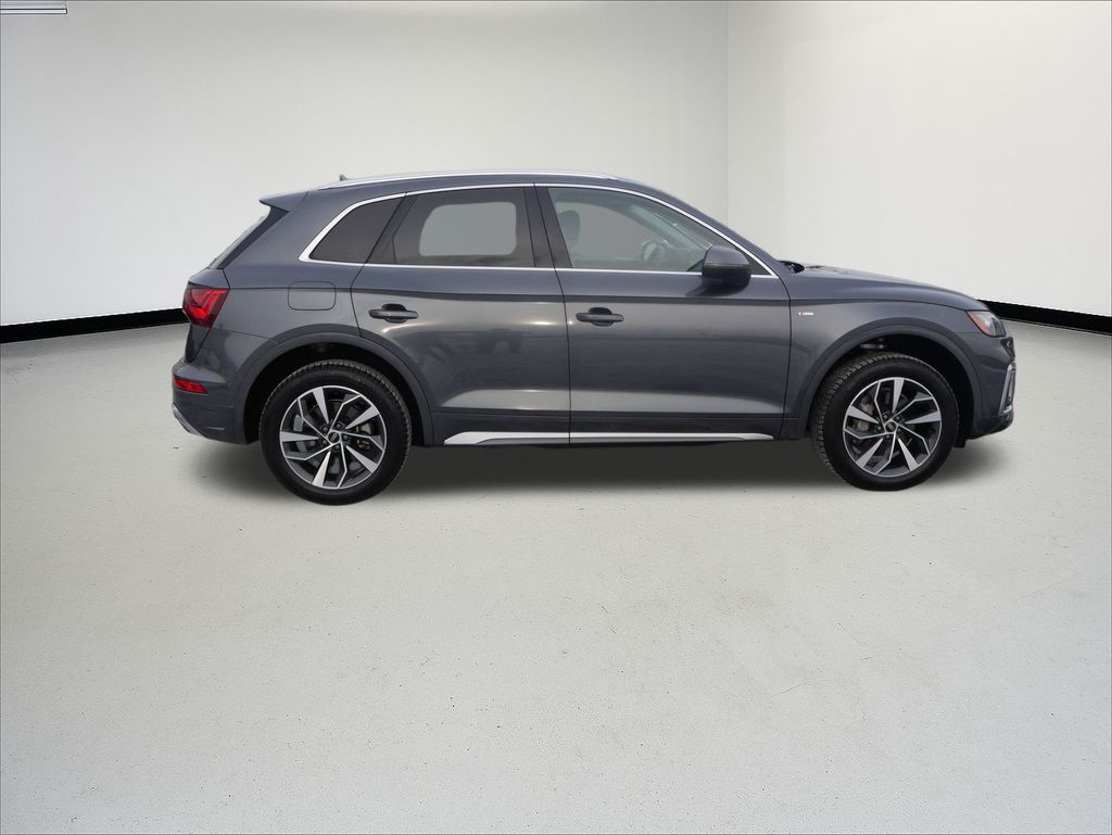 Thumbnail: 2023 Audi Q5 - 6